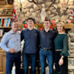 Meet your Posher, Lura